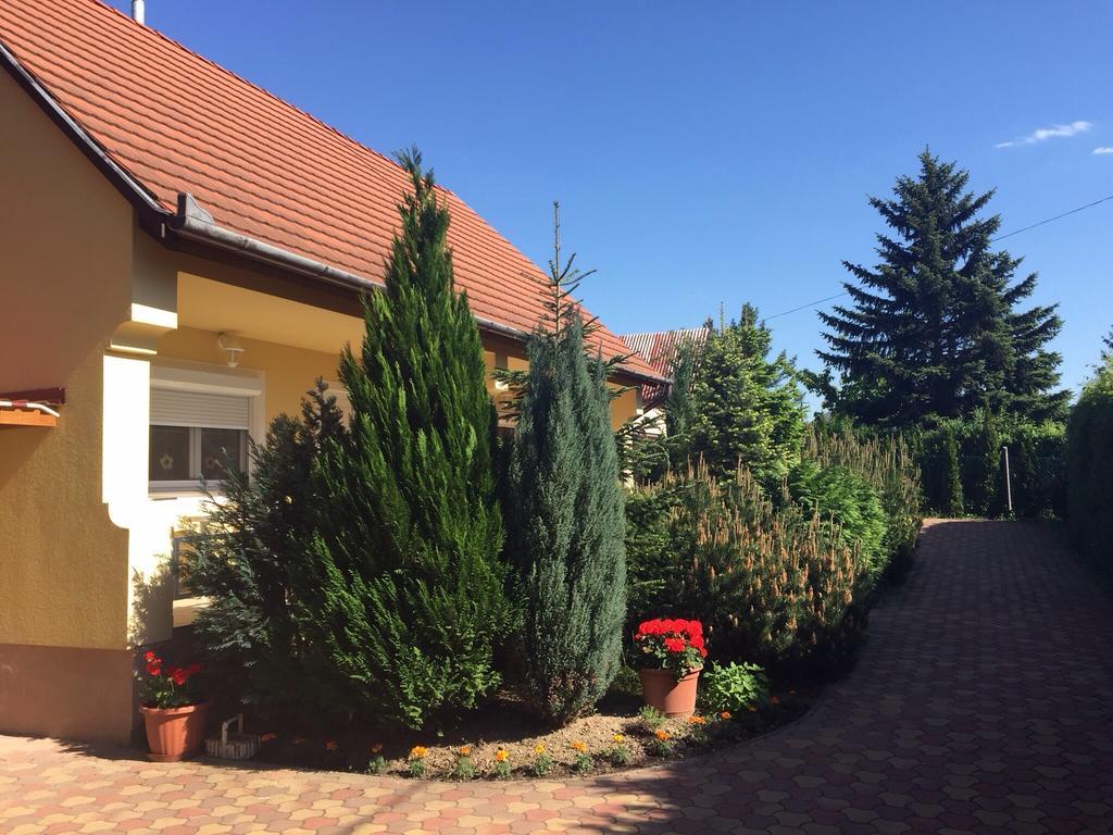 Honved Apartmanhaz Heviz Exterior photo